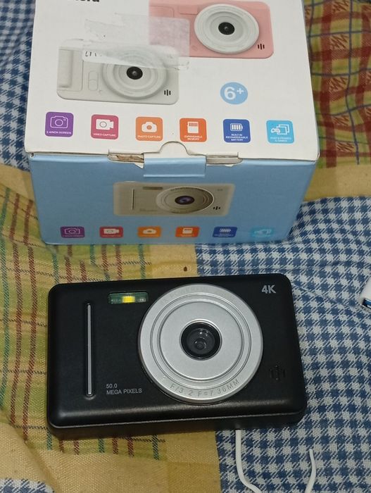 Children's Digital Camera, Brand New in Box with Accessories64354162113409120