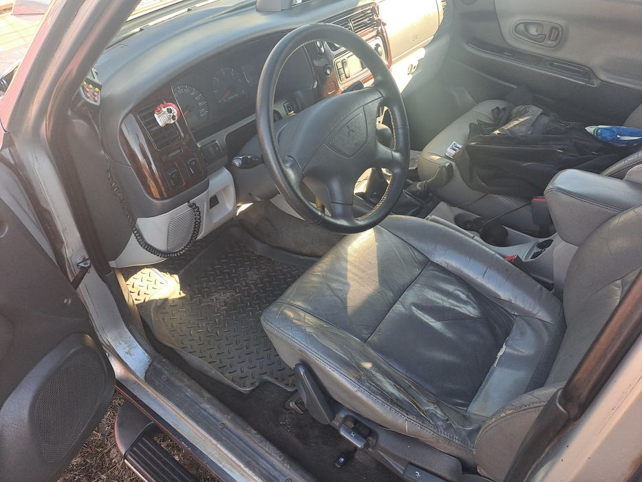 MITSUBISHI PAJERO Sport1 2.5 на механіці.