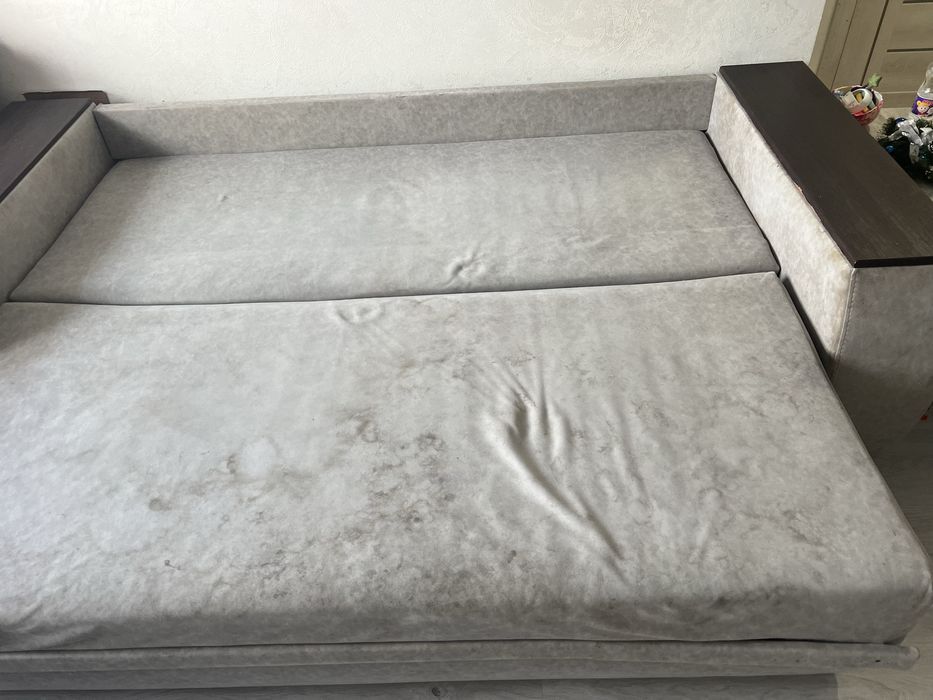 Хімчистка мʼяких меблів