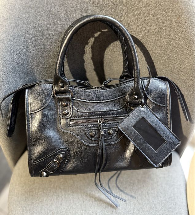 Сумка Balenciaga Le City Medium Bag in Black