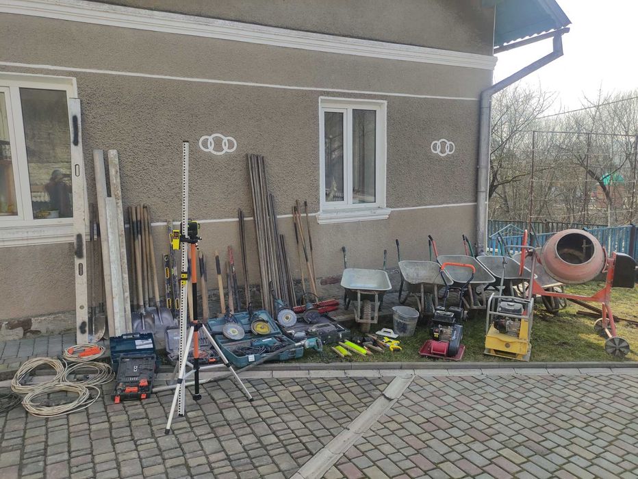 Вкладання бруківки.