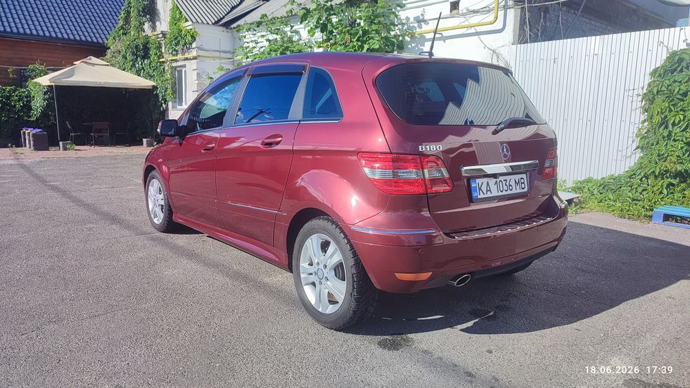 Продається mercedes  B180