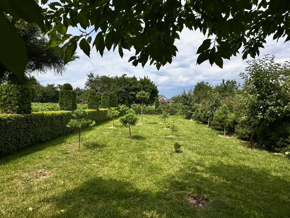 2 будинки+виробниче двоповерхове приміщення на території