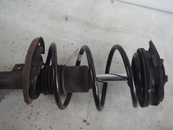 Mola de suspensão frente direita NISSAN Micra III (K12)