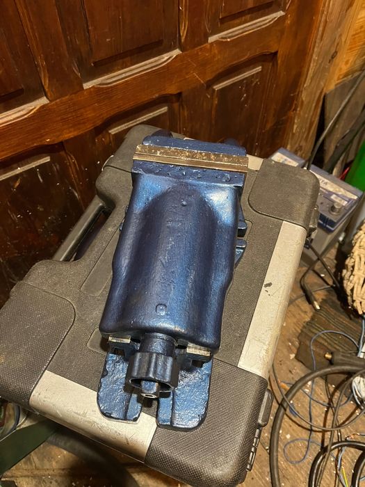 Stare prl narzedzia imadło maszynowe bison