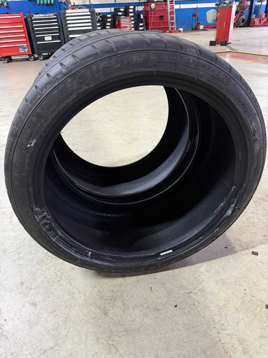 Pneus Michelin Pilot Sport 4S - 265/35 ZR19 98Y XL (Valor para 2)