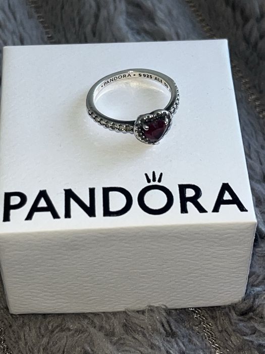 Каблучка "Червоне серце" Pandora