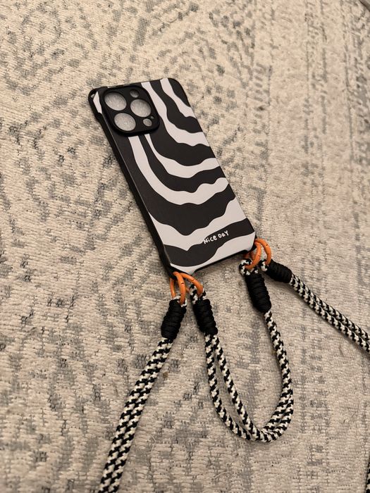 Продам 3 чохли на IPhone 15 Pro Max