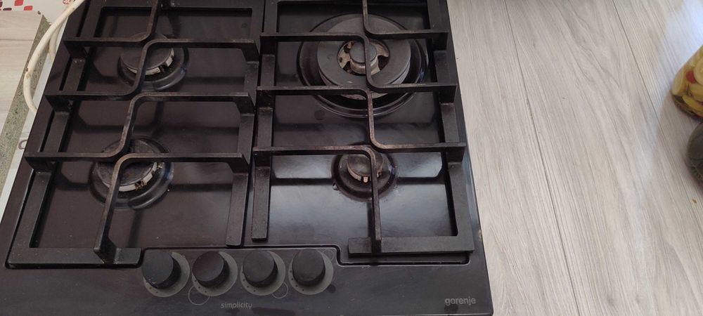 Продам вбудовану емальовану газову поверхню