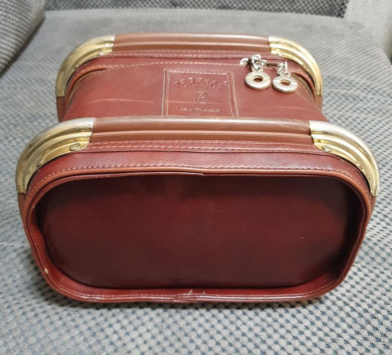 Винтажный дорожный бьюти-кейс, трейн-кейс, несессер "PERFECT LEATHER".