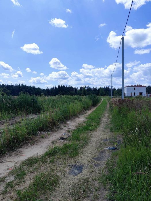Земельна ділянка 6 соток в мальовничому місці
