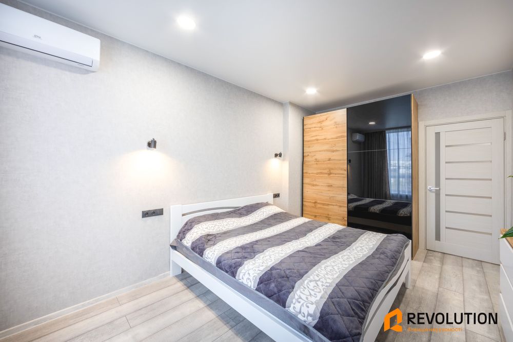 Без %, Продаж 1 кімн Жк Світло парк, з ремонтом, 10 хв пішки  до метро