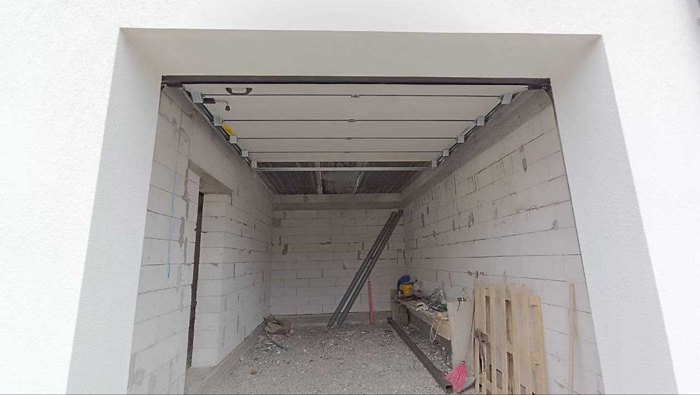 Продається ДУПЛЕКС з гаражем та власним подвір'ям, СОЦ. програми