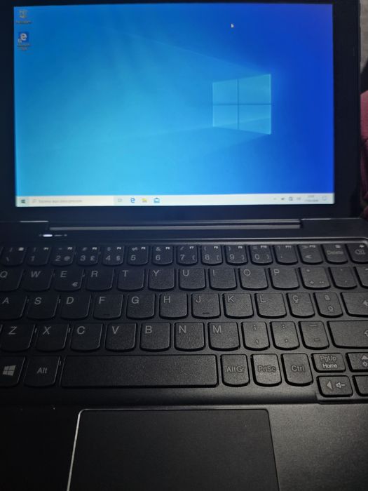 Pc/ tablet Lenovo semi novo