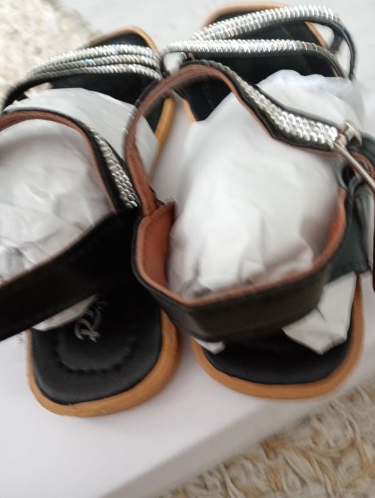 Ładne nowe buty sandałki damskie