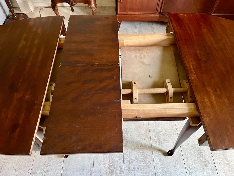 Drewniany rozkladany stół