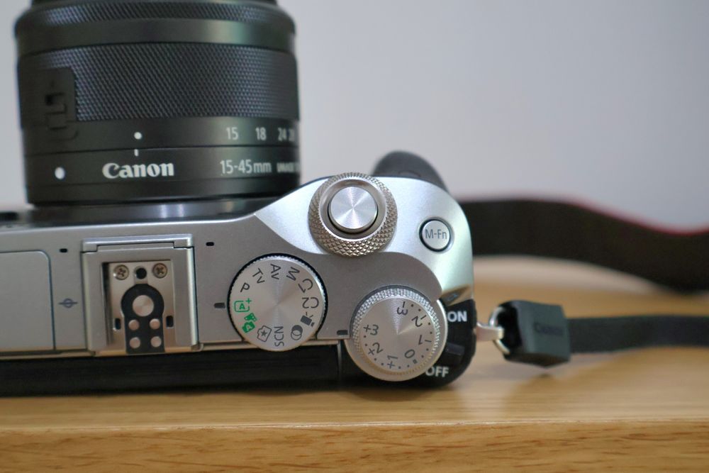 Canon EOS M6 + EFM 15-45mm