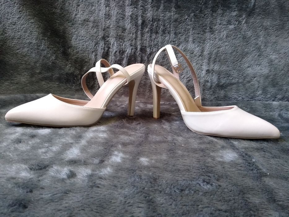 Buty ślubne wysokie szpilki