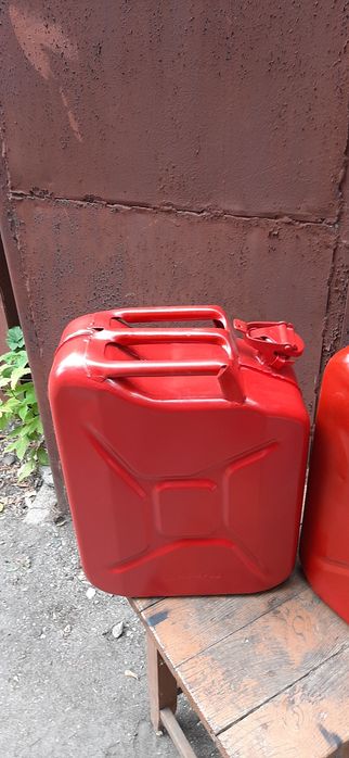 Канистры металлические ёмк.20л