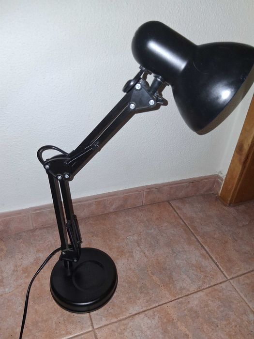 Candeeiro de mesa flexível