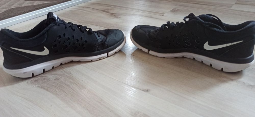 Buty sportowe Nike 38.5
