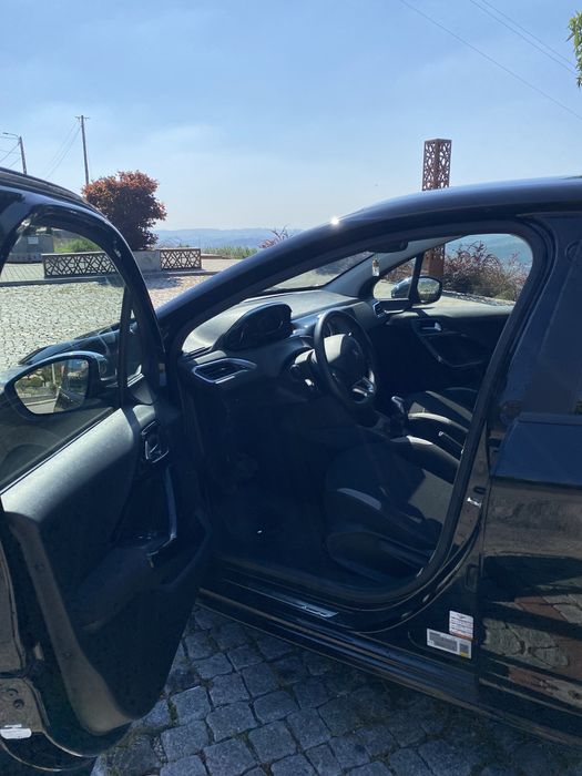Peugeot 208 1.2 VTI 82cv foto 4