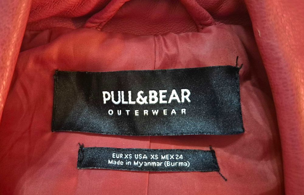 Czerwona wiosenna kurtka a'la skórzana XS - Pull & Bear