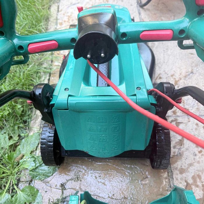 Kosiarka elektryczna Bosch UniversalRotak 34-405