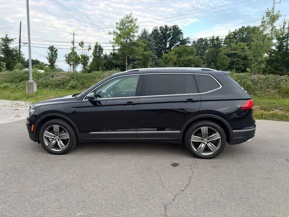 Volkswagen Tiguan 2.0T SEL Premium      2019