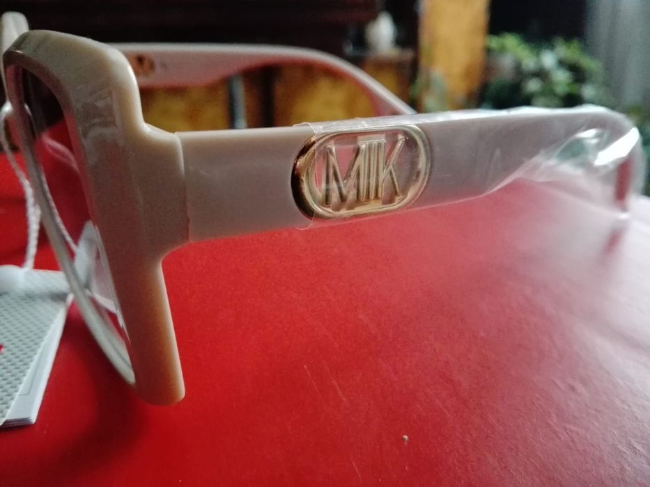 Okulary przeciwsłoneczne MK jasny beż