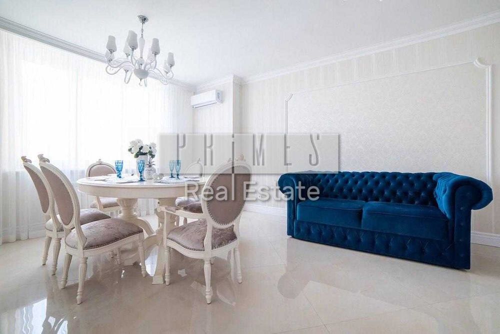 Продаж пентхауса 213.6 м² в класичному стилі, Анни Ахматової 30