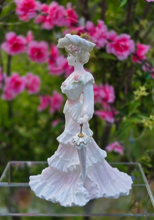 Porcelanowa figurka Lady Alice