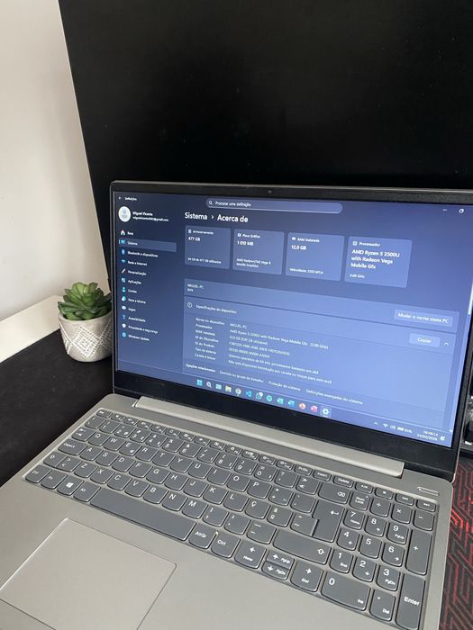 Portátil Lenovo Ryzen 5, 12GB RAM, 512GB NVMe