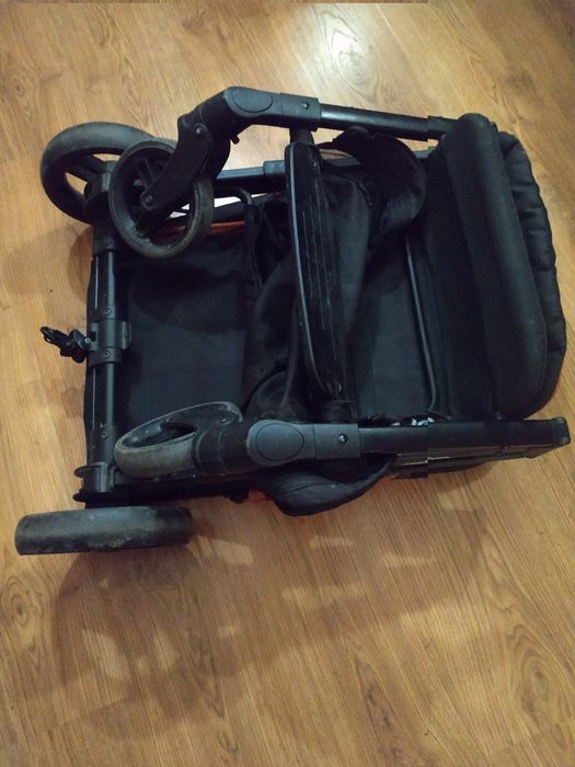 Коляска прогулочная