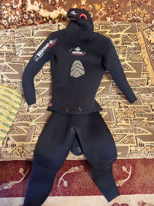 Гідрокостюм BEUCHAT 9mm XL в чудовому стані
