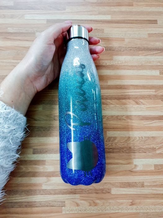 Garrafas e copos personalizados