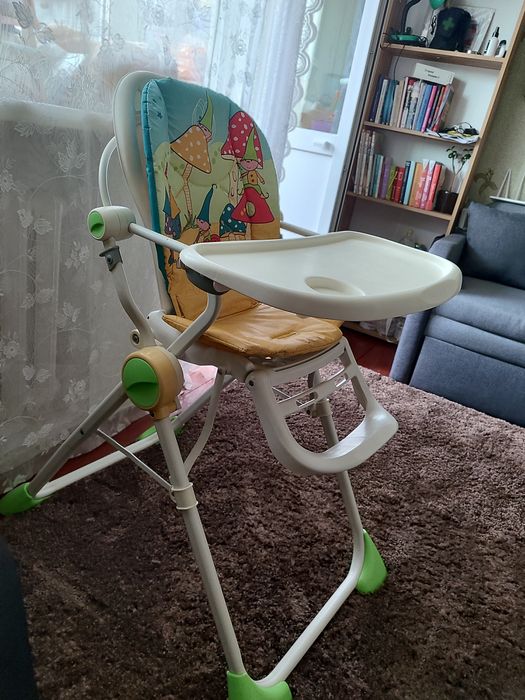 Стілець для годування