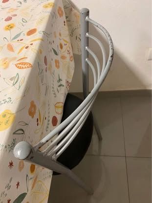 Mesa de cozinha + 4 cadeiras usadas