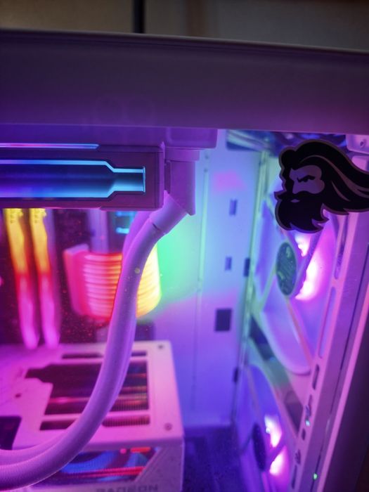 PC gaming CPU AMD 7800x3d gpu 9070xt 2tb e 32gb ddr5