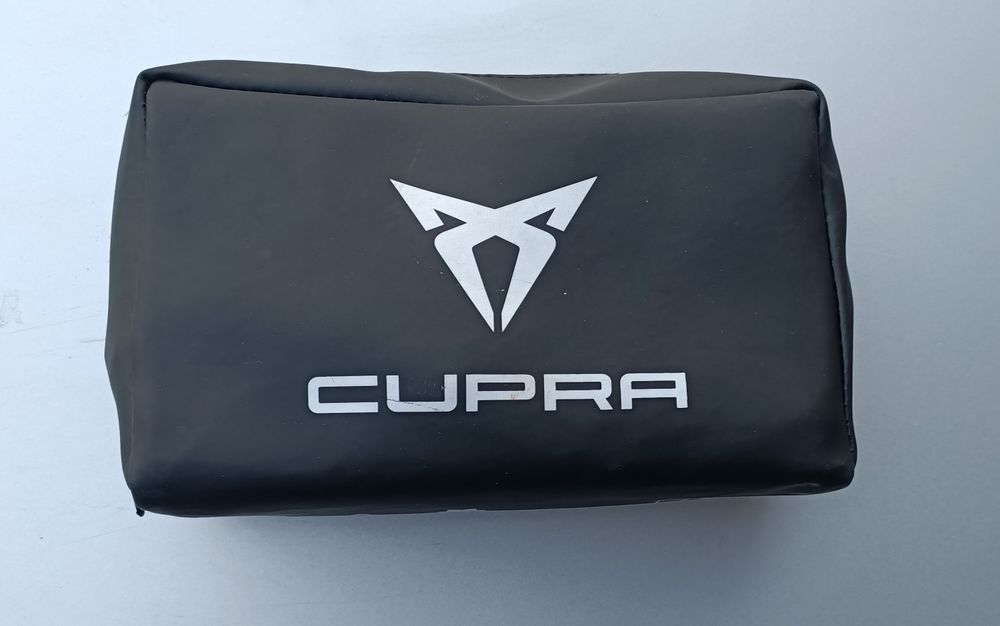 Apteczka Cupra nowa
