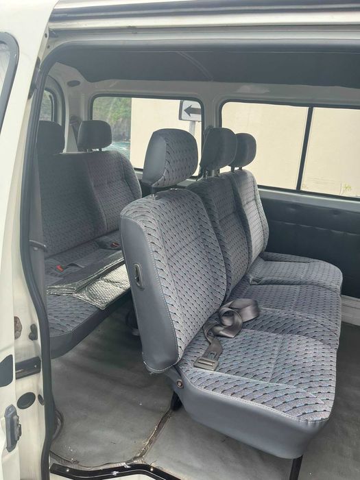 Carrinha Toyota Hiace | Ligeiro de passageiros - 9 lugares