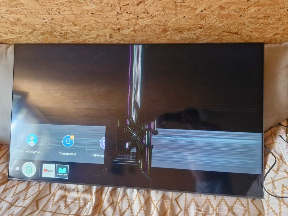 Samsung 4K смарт 55" розбитий екран