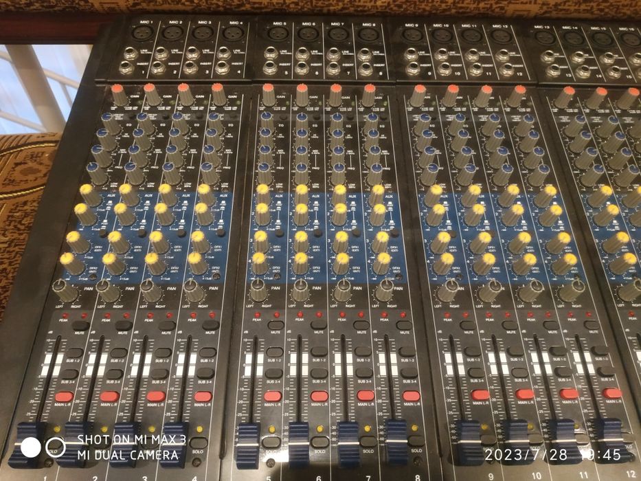 Микшерный пульт Alto Professional zmx 244