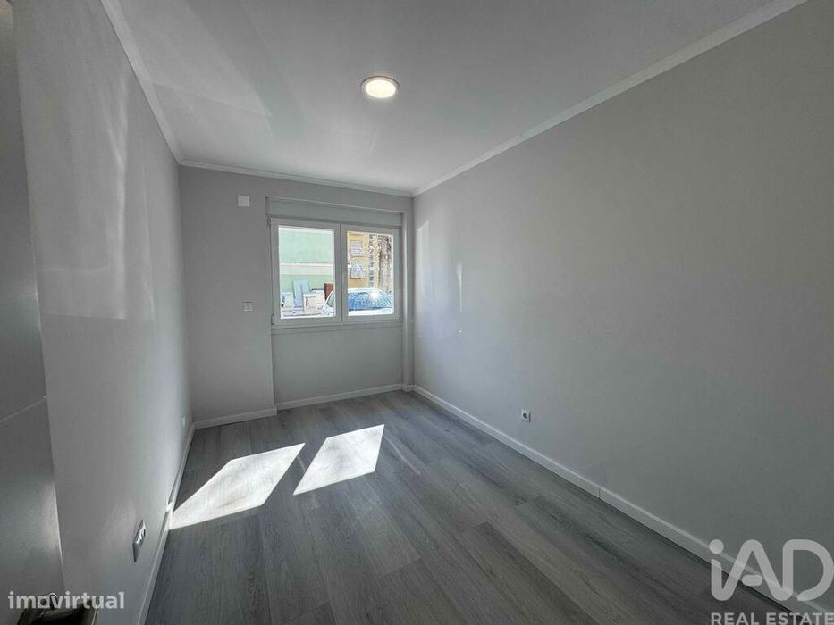 Apartamento T2 em Benfica de 56 m2