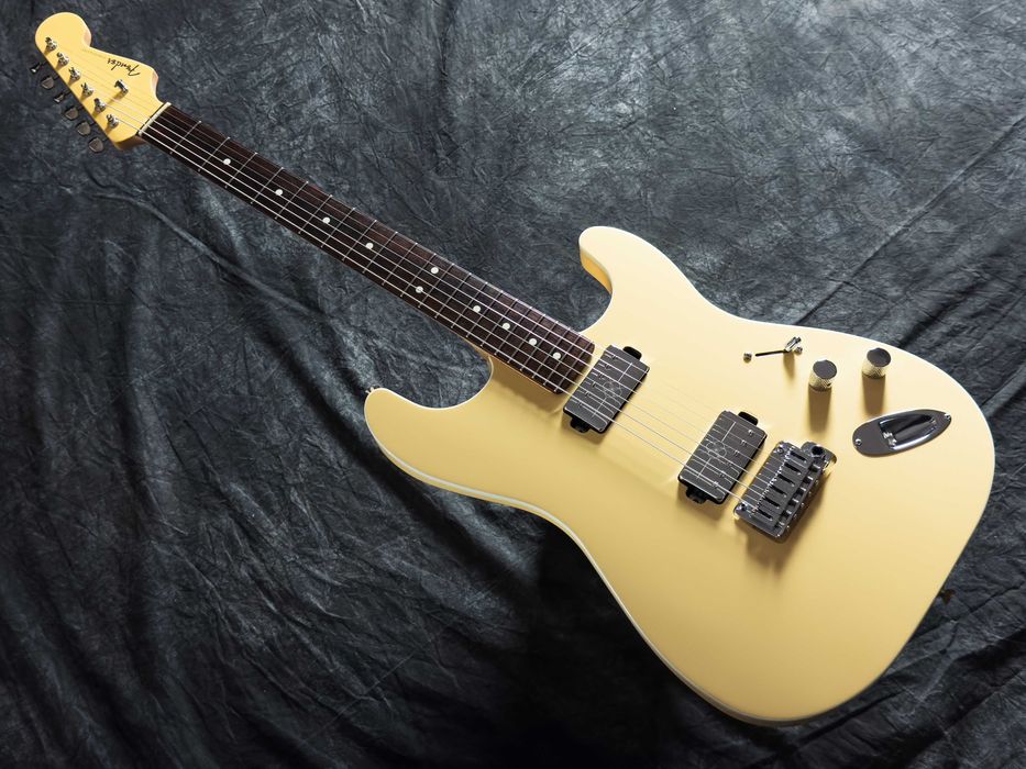 Fender Japan Mami Stratocaster Omochi Vintage White 2022