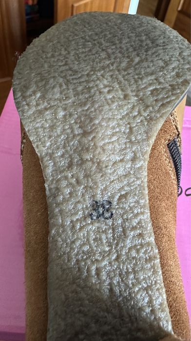 Sapato tipo bota cor castanho