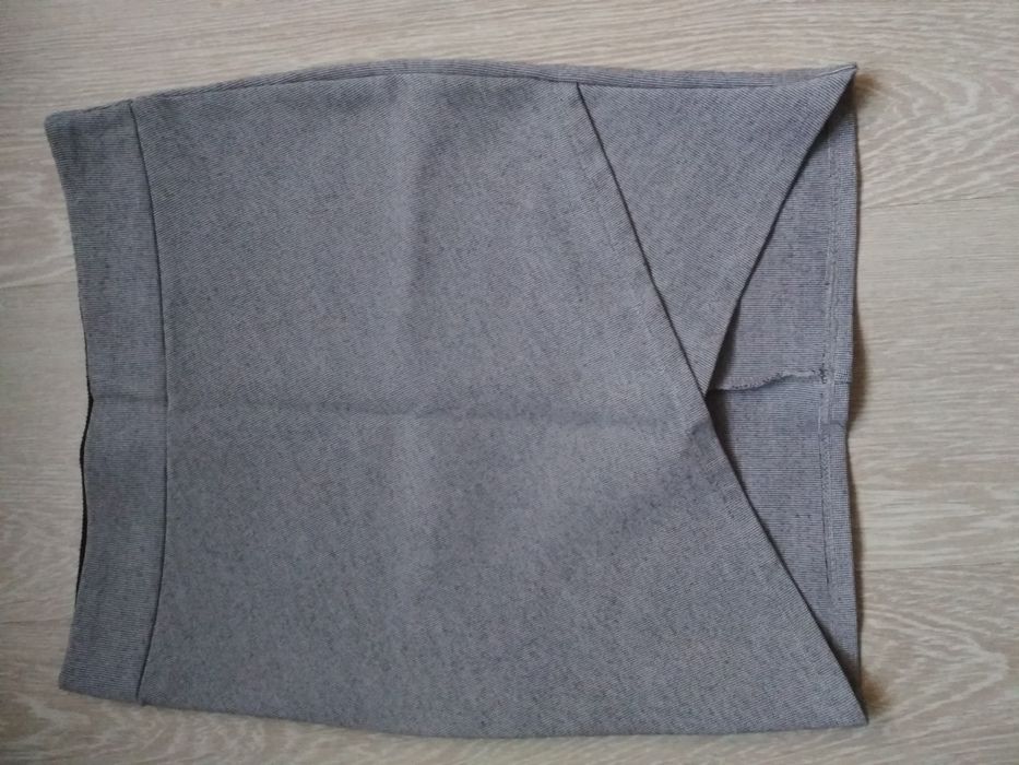 Spódnica wąska rozciągliwa krótka szara