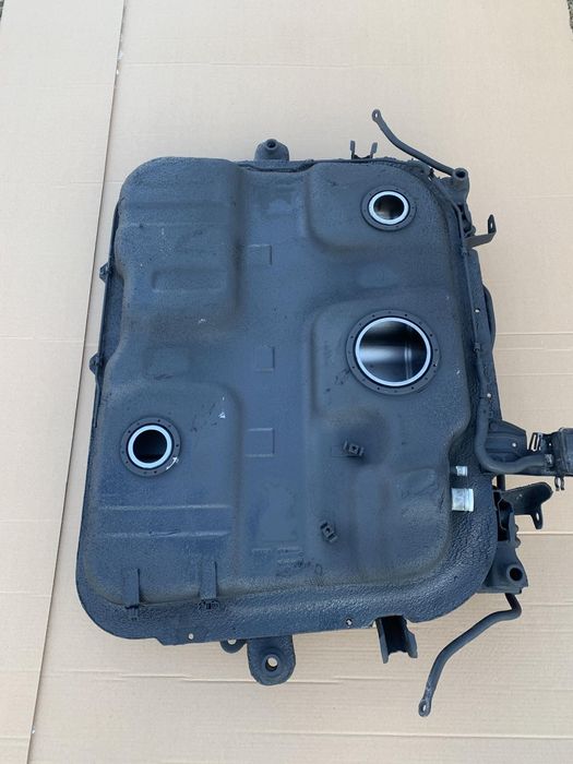 Топливный бак Kia Carens 3 Кіа Каренс 31100-1d010 311301D010