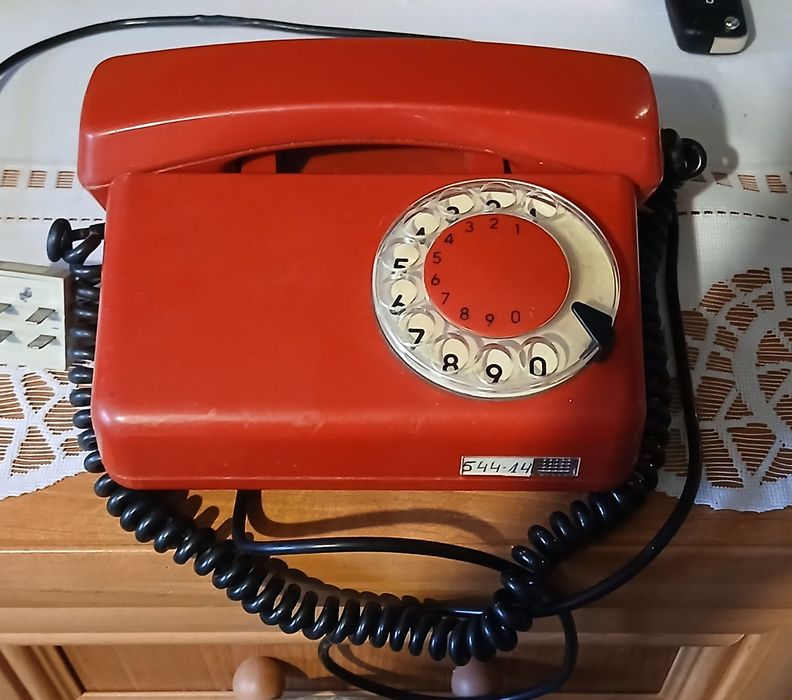 Telefon z tarczą PRL