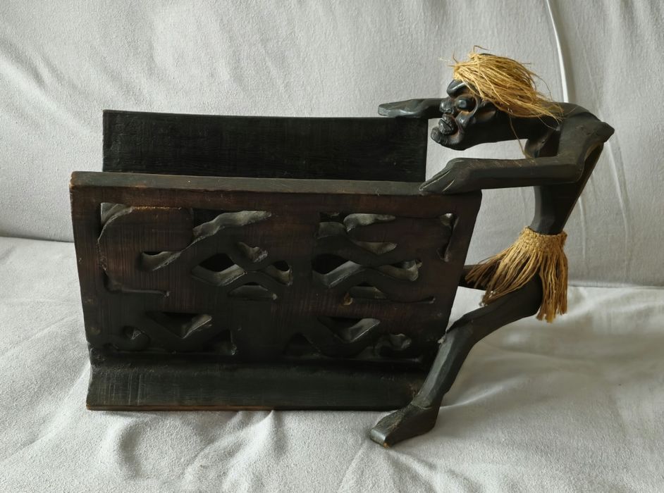 Antyk Gazetownik Afrykański 50cm– Rzeźba Lite Drewno, Boho/Kolonialny